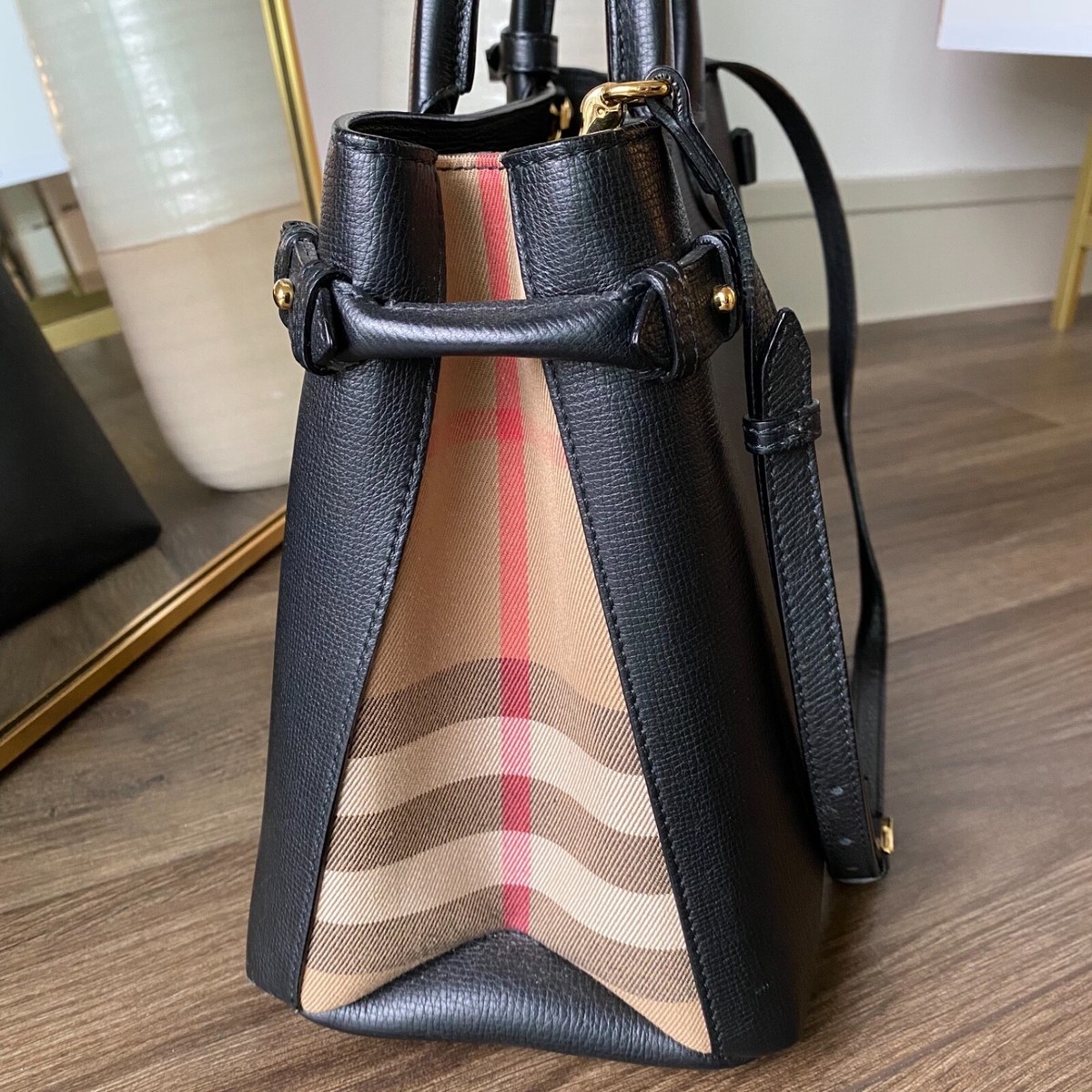 Burberry shoulder leather bag medium black in a new