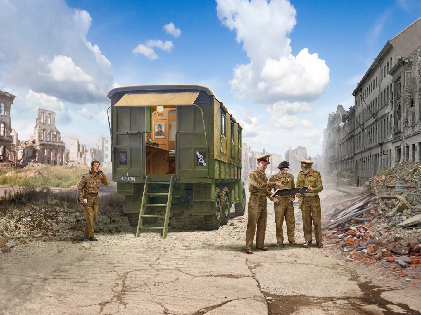 ICM 1:35 Montgomery's Mobile Office with Staff (4 Figures) Plastic Model Kit