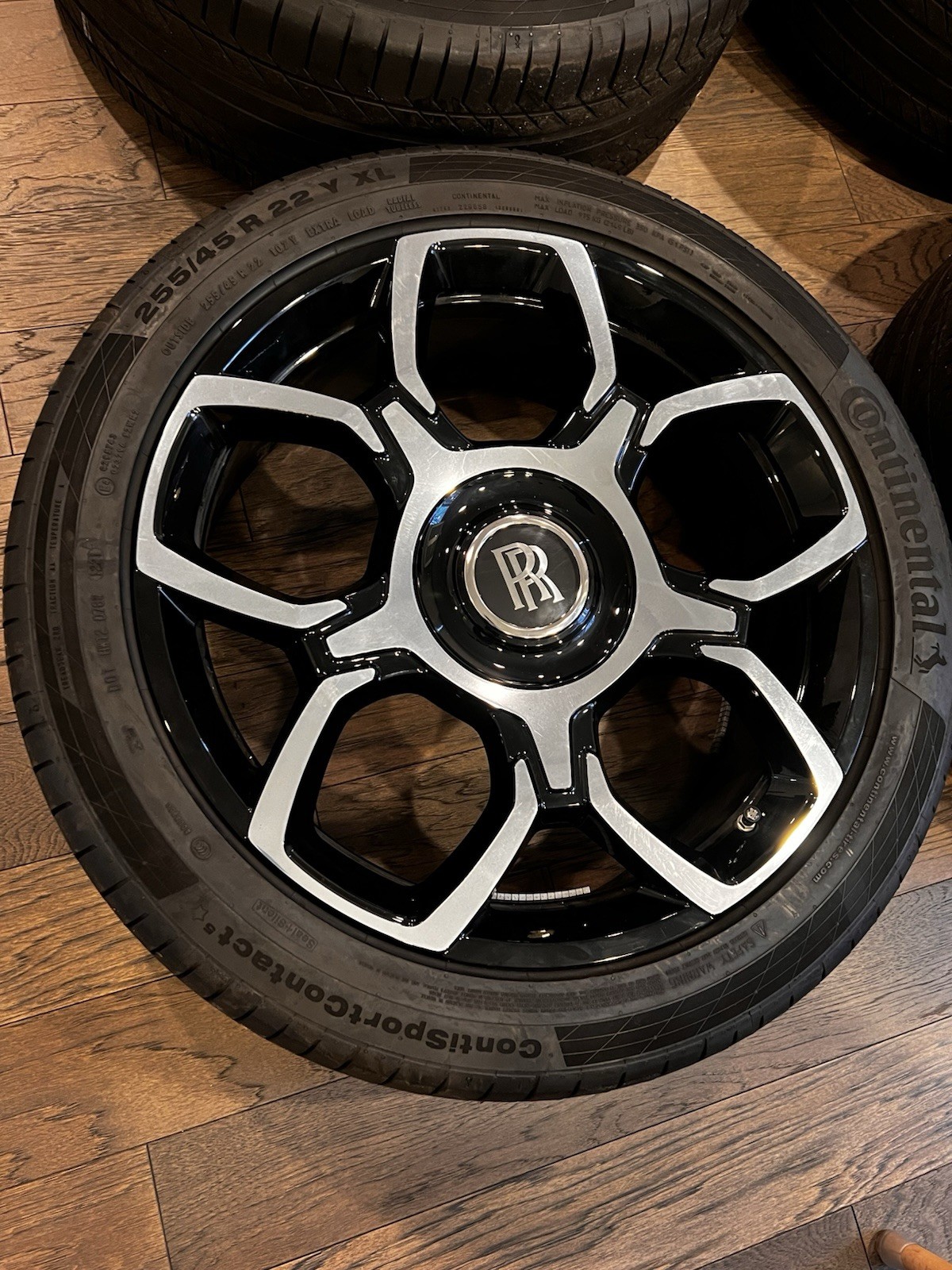 OEM Rolls Royce Cullinan wheels 22
