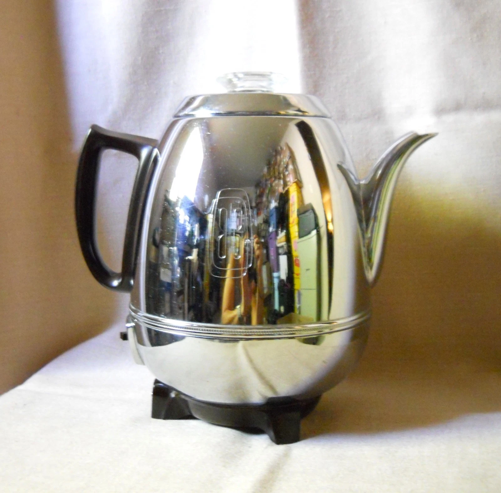 VINTAGE General Electric Electric Pot Belly Coffee Percolator GE 18P40 WORKS!
Opens in a new window