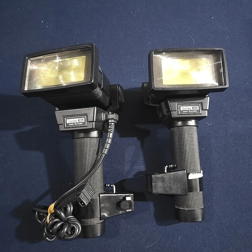Two Vivitar 365 Zoom Thyristor Electronic Flash Units Untested - Image 2 of 4