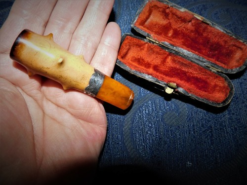 ANTIQUE CHEROOT HOLDER IN CASE AMBER MEERSCHAUM & CHESTER SILVER BAND 1896 KB - Picture 2 of 9