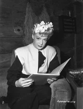 8x10 Print Betty Hutton Beautiful Portrait Candid 1940's #656