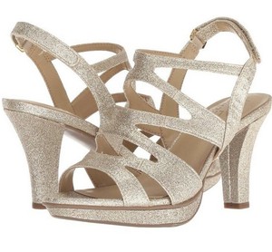 naturalizer lexie sandal