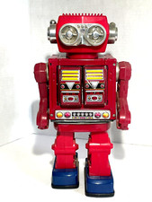 VINTAGE S.J.M. SUPER ASTRONAUT ROTATE O MATIC ROBOT NONE WORKING 