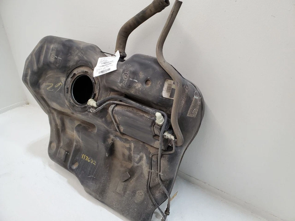 2006-2011 CHEVROLET IMPALA Fuel Tank VIN K 8th Digit 17 Gallon 25800687        Foto 4 de 4