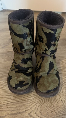 UGG ROWLAND CAMO PONY HAIR SHEEPSKIN STUDDED BOOTS WOMEN SIZE EU 38/7.5/8 RARE