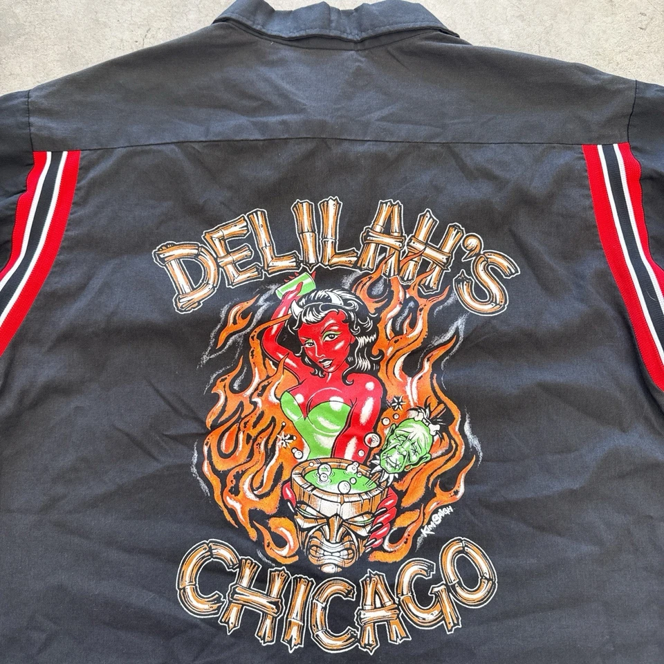 Camisa anos 90 Hilton Bowling Mechanic Delilah's Chicago mangas listradas botão para cima G - Imagem 3 de 4