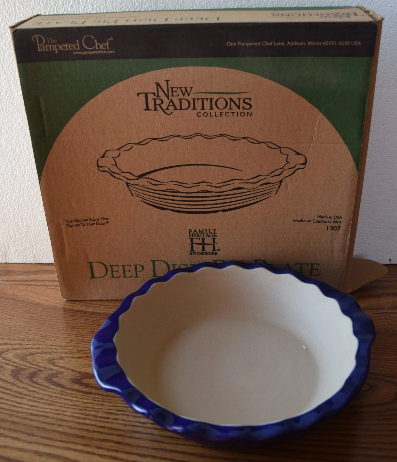 Pampered Chef Family Heritage Stoneware Deep Dish Pie Plate Cobalt Blue 9"