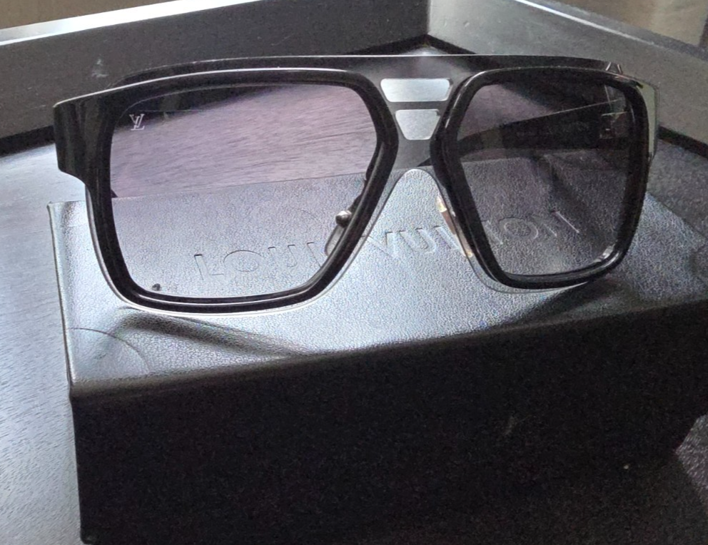 Louis Vuitton Enigme Sunglasses Black Z0361U 93L Square LV Frame