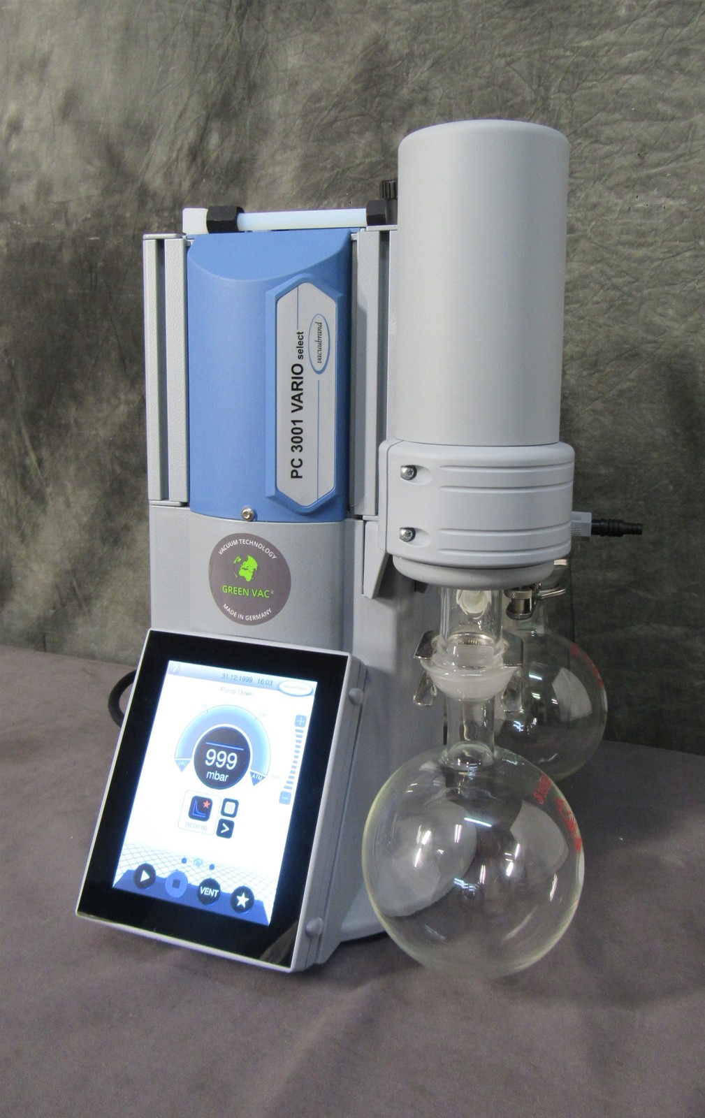 2022 VacuuBrand PC 3001 Vario Select Chemistry Vacuum Pump/Solvent Recovery