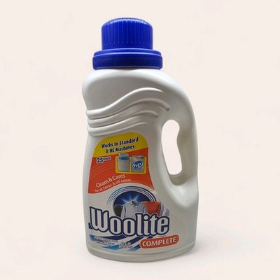Woolite Complete Liquid Detergent 50 Oz Cleans & Cares All Fabrics & Colors 2009