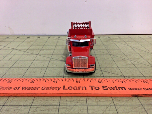 1/64 Mohrlang spreader box by C&D Models & Peterbilt truck custom piece - Picture 3 of 5