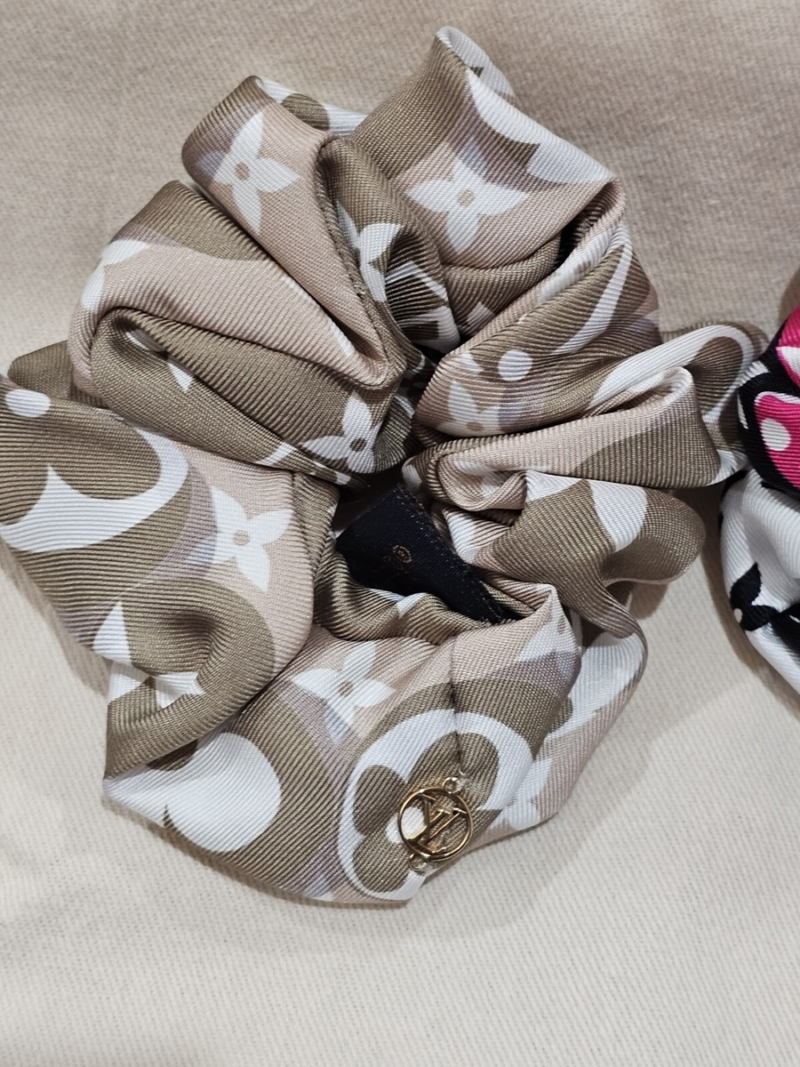 Louis Vuitton Silk Hair Oversized Scrunchie LOUIS VUITTON SCRUNCHIE HAIR BAND ACCESSORY ESCALE BLUE  main image 3