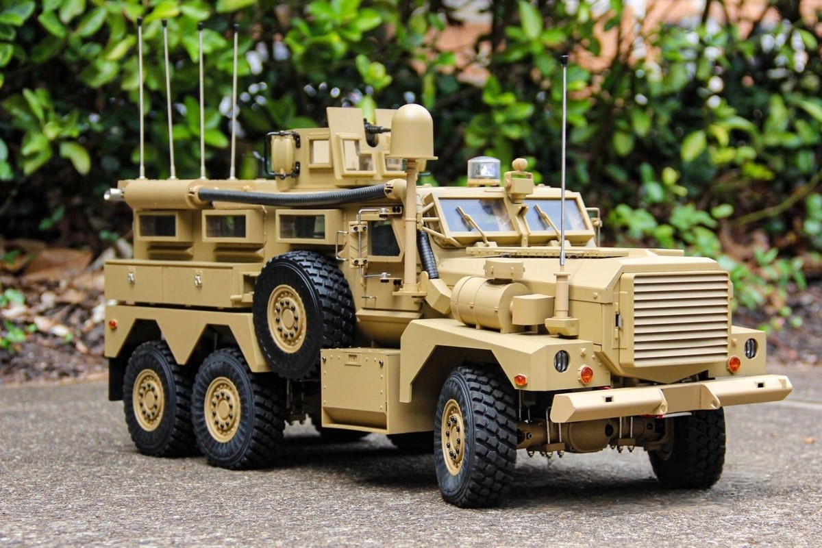 1/6 12インチ U.S Military Vehicle Heng Guan US Military MRAP Tan 1/12 Scale 6x6 Armored