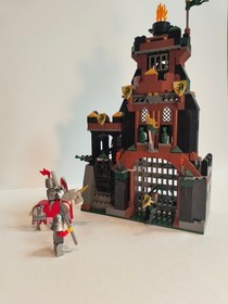 LEGO Kingdoms: Prison Tower Rescue (7947) 100% Complete. Minifigs and Manuals.