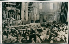 1963 Photo Crowd Mourns Pope Johnl Xviii Lying In State In Vatican Religion 5X7