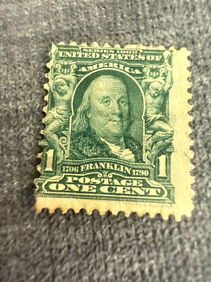 Series 1902 Benjamin Franklin 1 Cent Stamp U.S. Postage Green - Image 3 of 3
