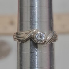 sterling silver ring with round-cut cubic zirconia CZ stone. size 6.5