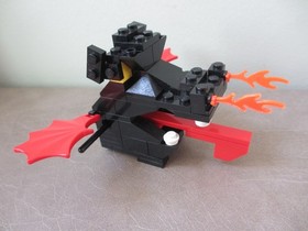 Lego Castle 6082 Fire Breathing Fortress Black Dragon Head Red Wings w/ Brochure