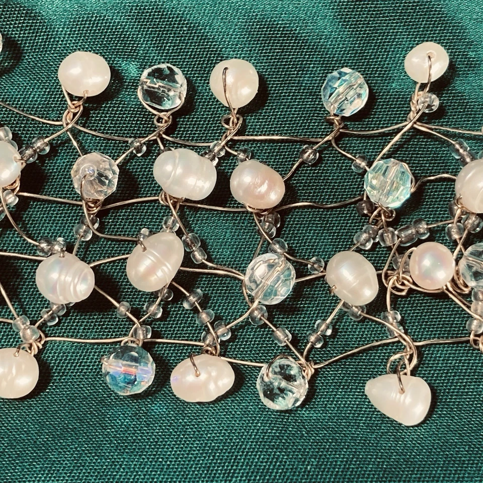 Браслет из латунной проволоки с ручным заводом с пресноводным жемчугом и бусинами люцита, 2 дюйма x 5–8 дюймов - Изображение 3 из 4