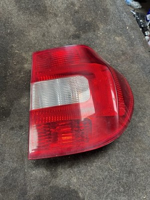 SKODA YETI 2010+ 4x4 Passenger Rear Light N/s Cluster Bulb Holder 5L0945095 Left