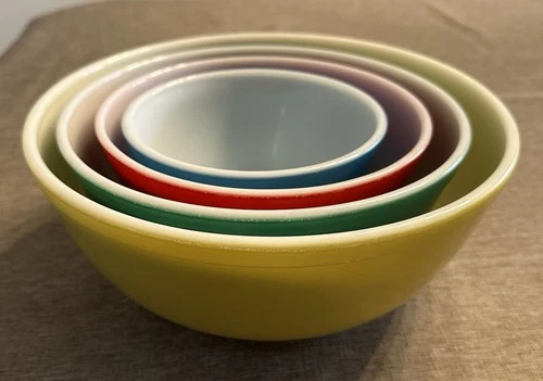Set Of 4 Vintage PYREX Primary Colors Nesting Mixing Bowls EUC