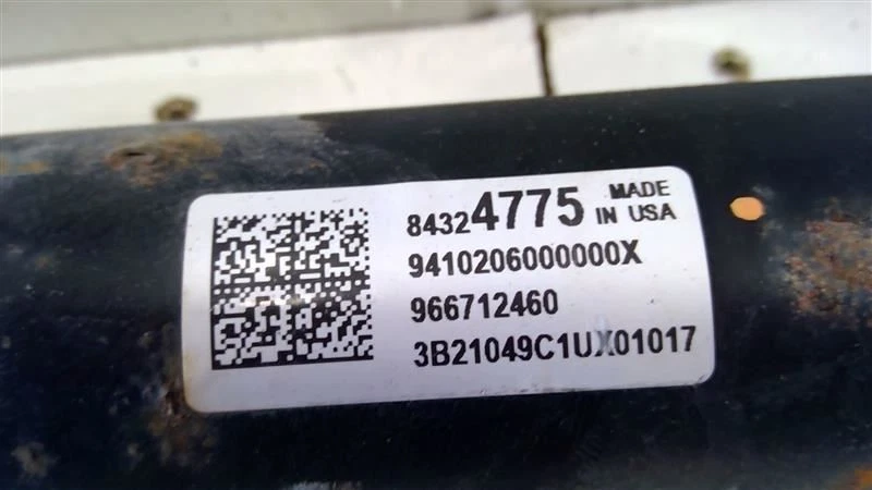 2020-2022 GMC ACADIA REAR DRIVE SHAFT OEM 84324775 - Image 2 of 4