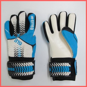 errea gloves