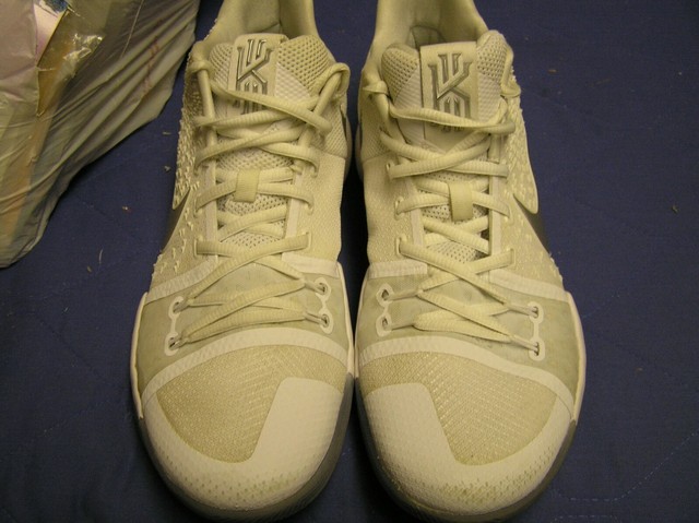 Size 10 - Nike Kyrie 3 White Chrome 