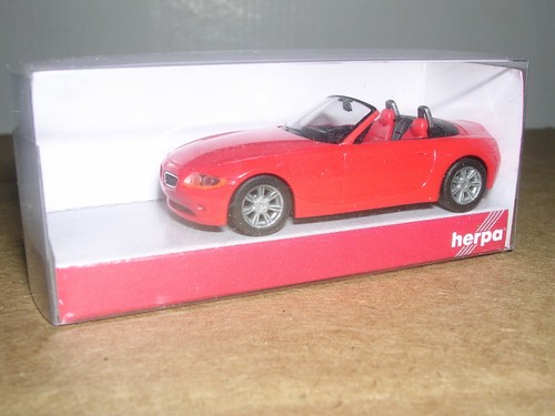 HERPA #23122 B.M.W. Z4 Roadster con techo abierto "rojo" H.O. 1/87 | Zustand: New