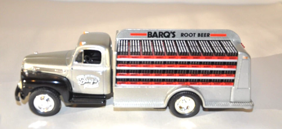 1st Gear 1/34 Scale 1951 Ford F-6 Bottler's Truck No.19-1080 Barq’s Diecast - Image 3 of 4