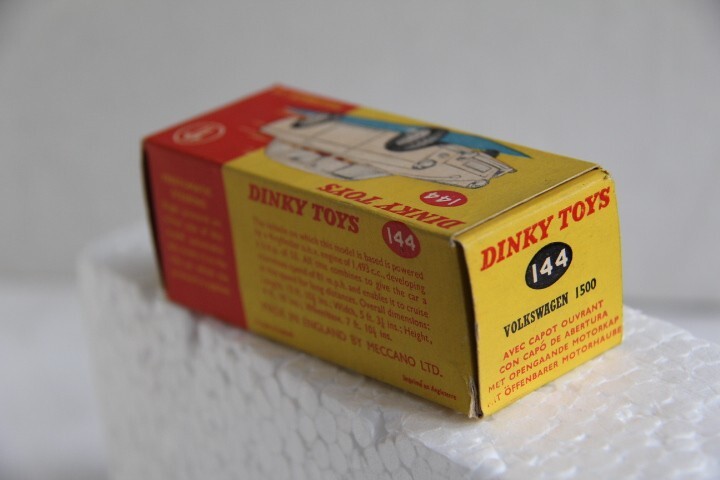 Dinky Toys Angleterre N°144 Volkswagen 1500 - 1/43 - Avec Boîte D'origine