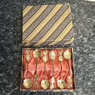 Set of 6 Art Nouveau Floral Collectable Spoons Gold Metal Boxed Case - Image 1 of 4