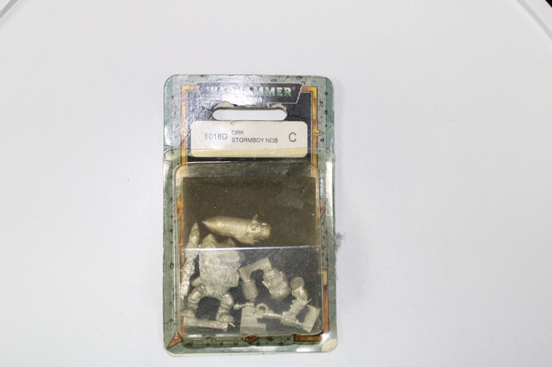 Warhammer 40K Orks Ork OOP Metal Ork Stormboy Nob Blister 72926 A