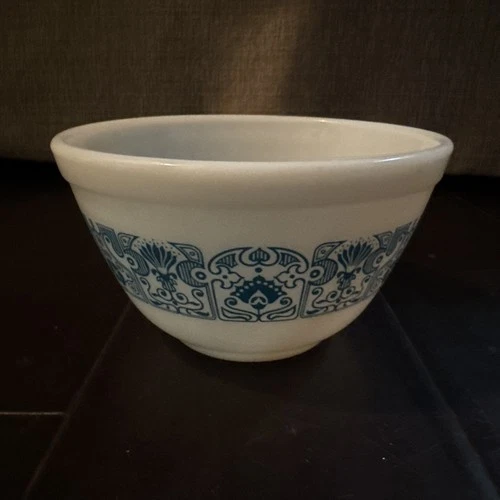 Vintage Pyrex Horizon Blue Mixing Serving Bowl #401 White Blue 1 1/2 Pint 1.5