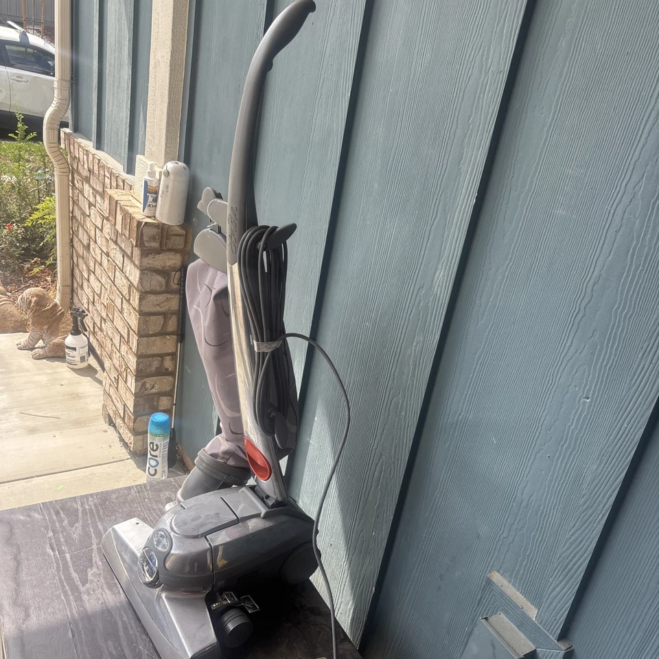 KIRBY SENTRIA G10D Self Propel Upright Vacuum Cleaner TESTED - Image 4 of 4