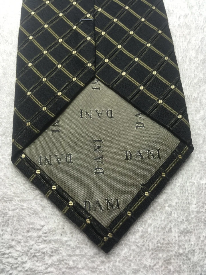 CORBATA DANI HOMBRE NEGRA Y DORADA 4 X 59 Foto 4 de 4