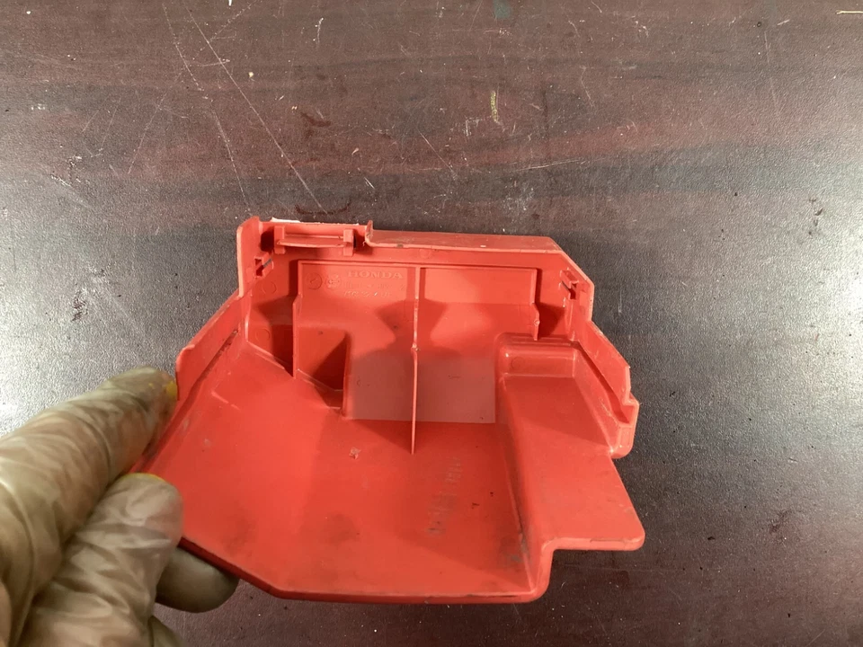 Honda Odyssey 2018-2022 3,5 L batería fusible positivo más tapa terminal cubierta OEM. Foto 2 de 4