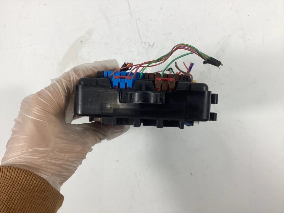 BMW M4 2016-2020 maletero trasero distribución de energía relé de fusibles módulo de unidad OEM. Foto 4 de 4