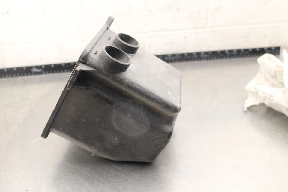 1986 Yamaha Moto 4 YFM225 LOWER BOTTOM AIRBOX AIR INTAKE FILTER BOX CASE W826 - Image 4 of 4