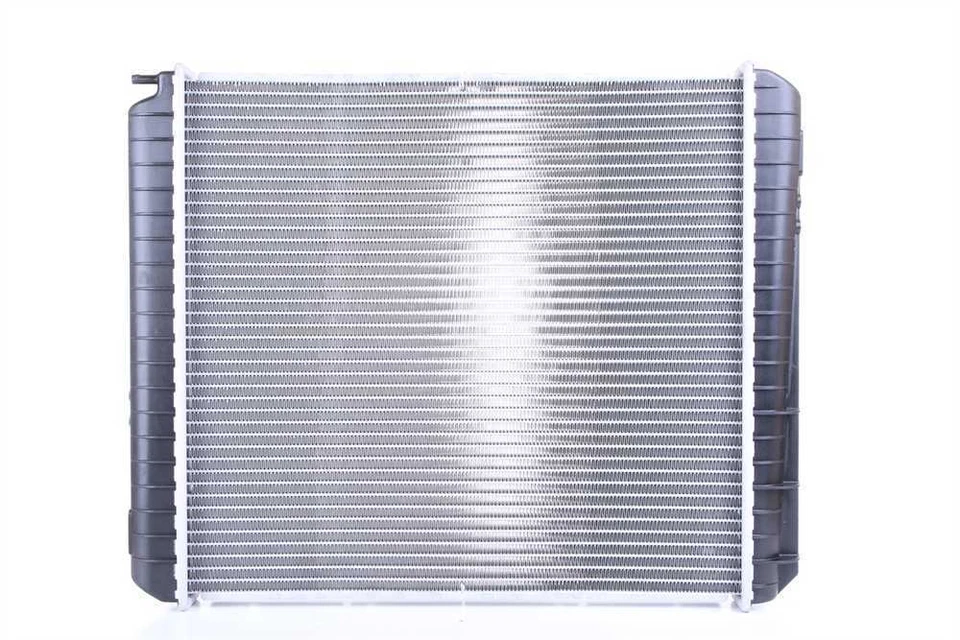 Radiador compatível com 1976-1993 Volvo 245 740 760 NISSENS NORTH AMERICA INC. - Imagem 3 de 4