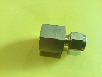 NEW SWAGELOK B-400-7-6 1/4" Tube 3/8" FNPT Tubing Adapter Free US Shipping! - Image 1 of 3