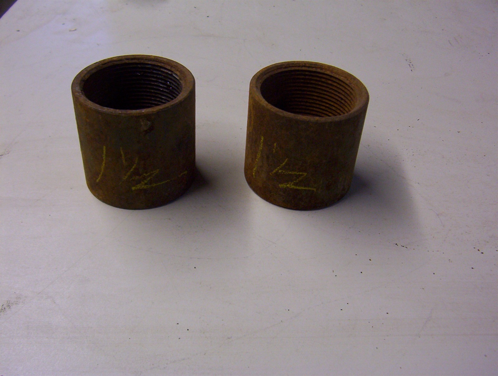 BLACK IRON PIPE FITTING/ 1 1/2 " COUPLING (SLEEVE)/SET OF 2