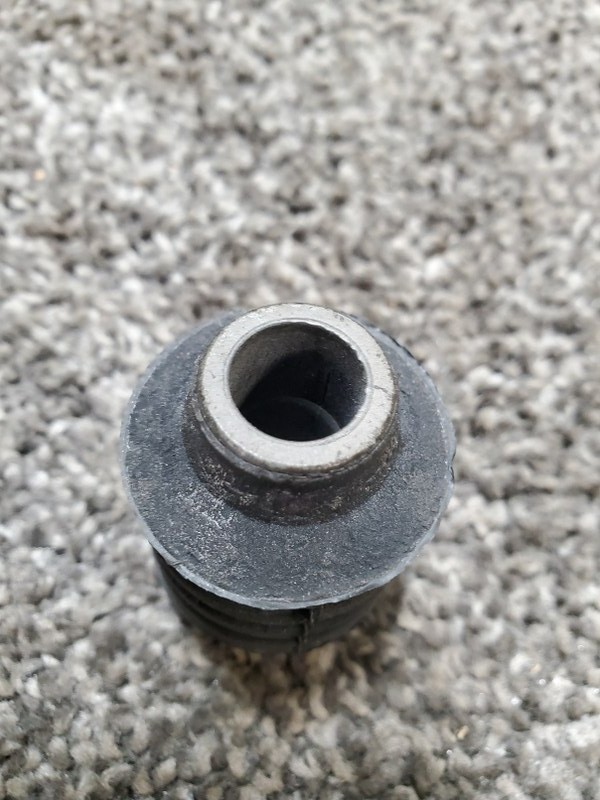 FREIGHTLINER ISOLATOR - HOOD SUPPORT, 17-20709-001 - FREE SHIPPING