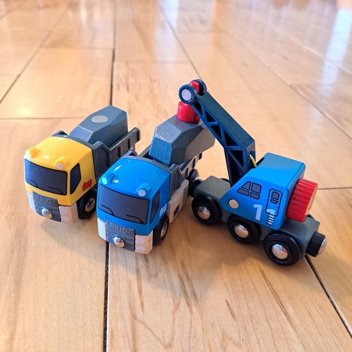 BRIO CRANE CAR & TRUCKS W/ BOULDER CARGO! Thomas Train Wooden Railway Compatible