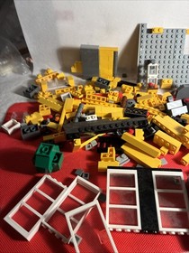 Lego City Beach House INCOMPLETE & NO BOX OR INSTRUCTIONS