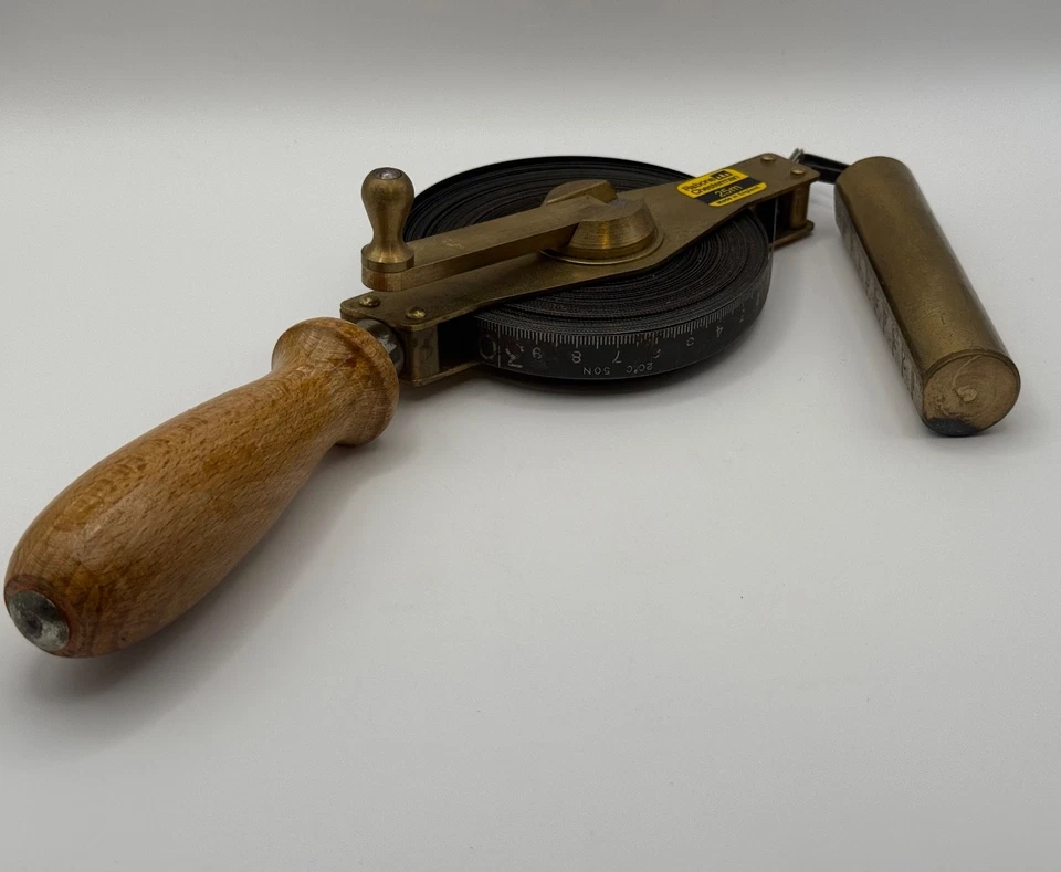 Vintage Chesterman Steel Surveyors Tape Measure – Brass Frame & Wooden Handle - Image 3 of 4