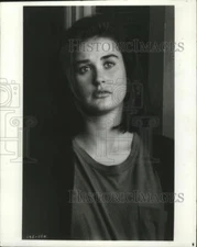 1988 Press Photo Demi Moore stars in "Seventh Sign" - mjx21026