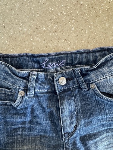 Girls 6 Levi’s Bermuda Shorts Y2K Embroidered Flowers 5 Pocket Denim Knee Length - Picture 3 of 5